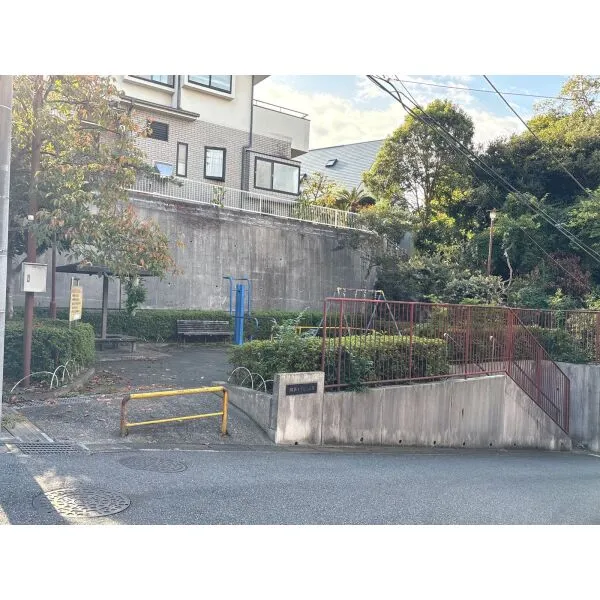 鎌倉市梶原３丁目 梶原すずむし公園（公園）まで約100m（徒歩2分）