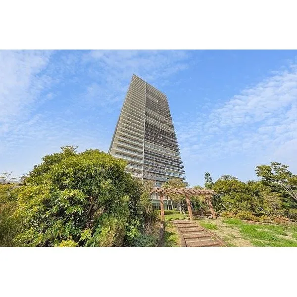 ブリリア有明シティタワー ２０１４年１２月築　３３階建免震構造タワーマンション