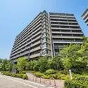 プラウドシティ小竹向原　グランドコート アースカラーを基調とした洗練された外観デザイン