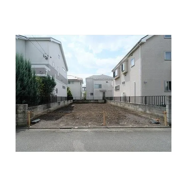 調布市八雲台１丁目 現地（撮影　２０２６．０８）