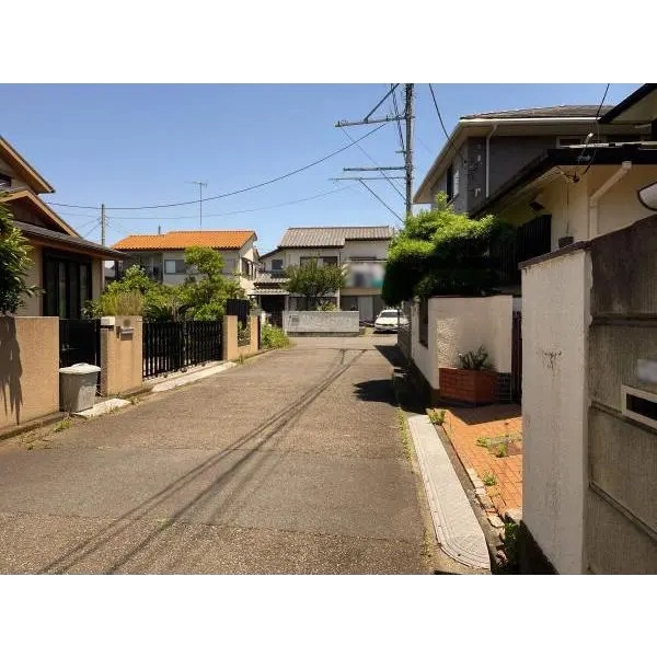 藤沢市本鵠沼３丁目 前面道路