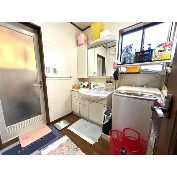 京都市伏見区向島立河原町 洗面所も広く、収納も豊富です