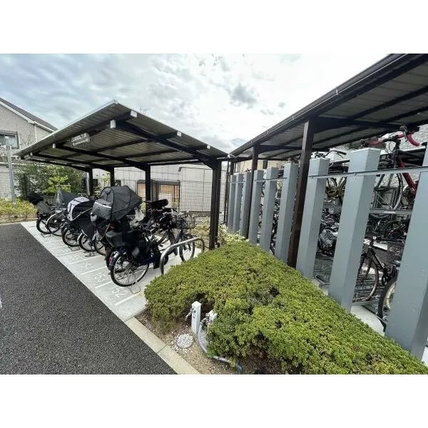 メイツ茨木総持寺 駐輪場