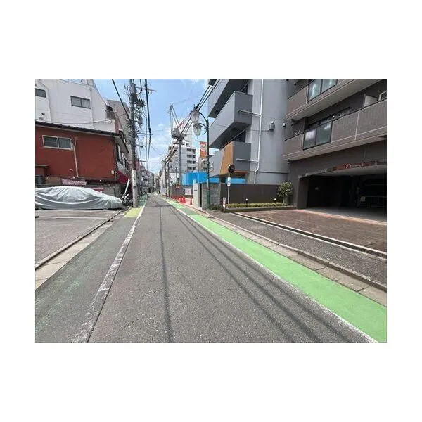 ラ・ムエット大宮 前面道路含む外観