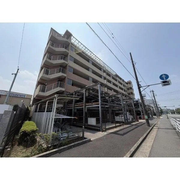 アークプラザ川崎南 現地外観を南東側から撮影（景観は永続的に保証されるものではございません）