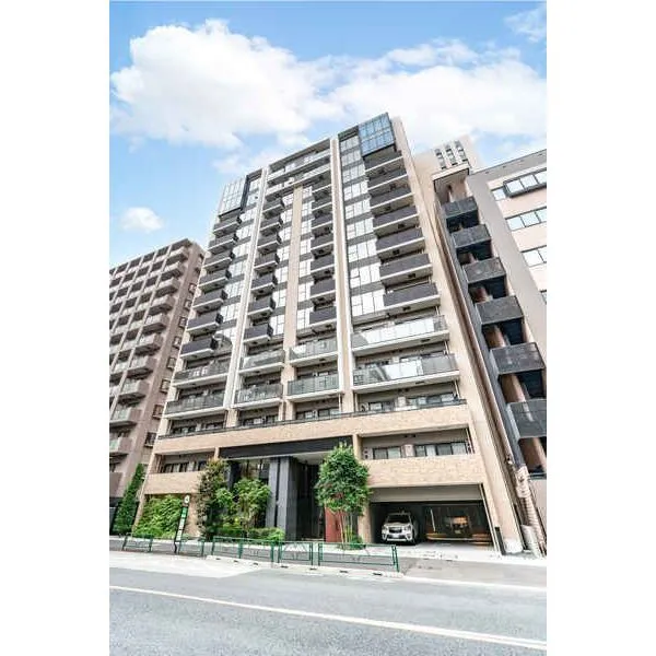 ピアース大井仙台坂 JR「大井町」駅まで徒歩4分、利便性の高い立地。2024年2月築、RC造地上14階建ての住まいです。