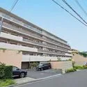 エクシオ藤沢石名坂公園 石名坂公園を身近に感じられる緑豊かな佇まい