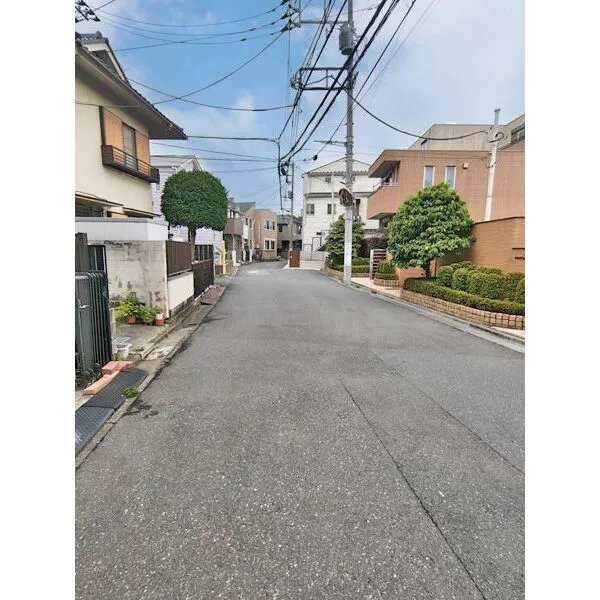 中野区若宮３丁目 前面道路は西向き公道、幅員約6.3ｍ