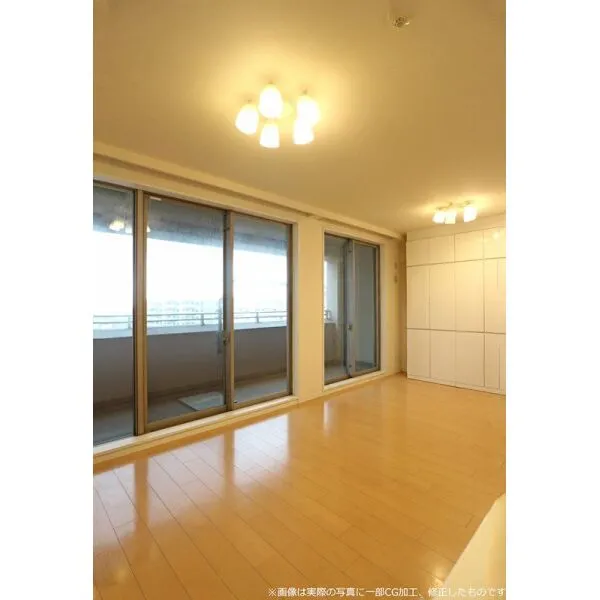 ヨコハマオールパークス　第四街区 ＜リビングダイニング＞　壁面収納の付いた約14.9帖のリビングダイニング　※画像は実際の写真に一部…