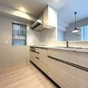 なかもずオールズ・グランコート リビングダイニングを見渡せるカウンター付きのキッチンです。