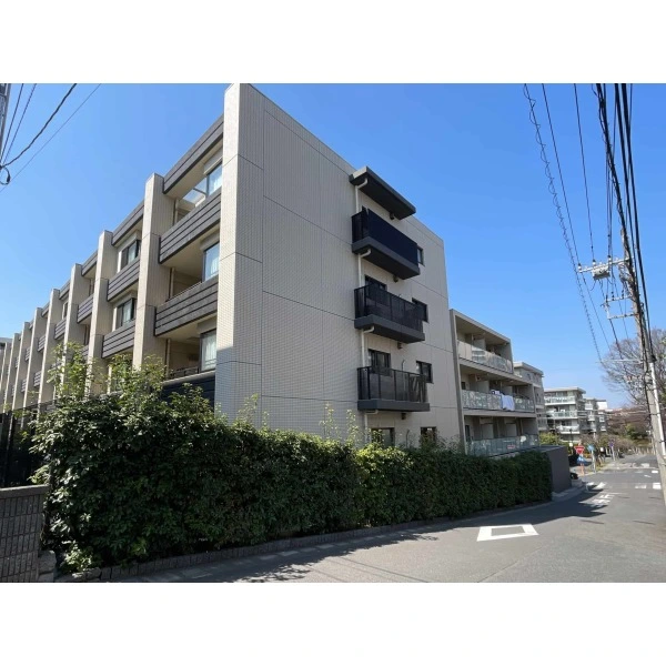 プレシス新百合ヶ丘 建物外観
