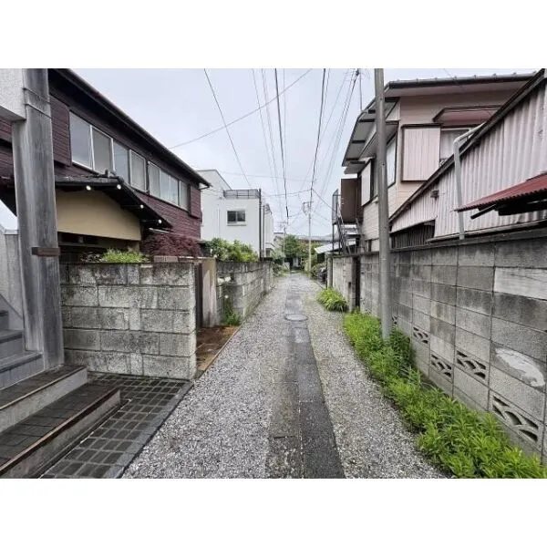 鎌倉市扇ガ谷1丁目 前面道路含む現地写真