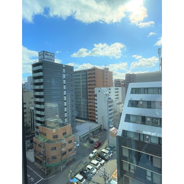 プレサンスレジェンド堺筋本町タワー リビングから見た西側の眺望です