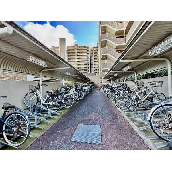 ティアラシティ 敷地内駐輪場