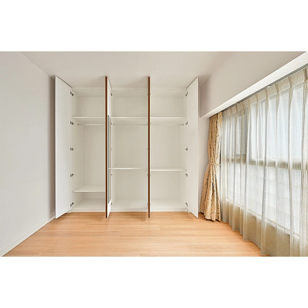 クリオ浅草橋 洋室 6畳 収納