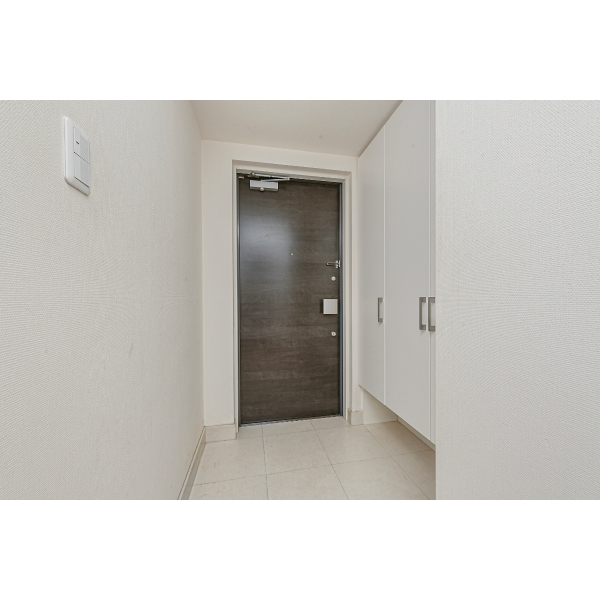 エストリオいには野 玄関