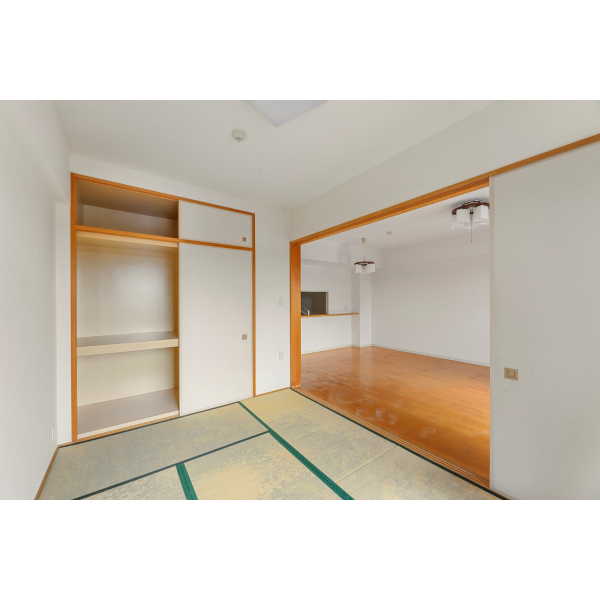 エストリオいには野 家具・調度品は価格に含まれません。