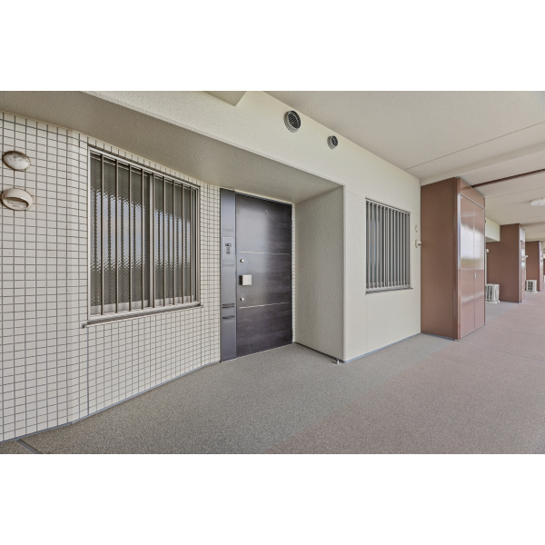 エストリオいには野 玄関