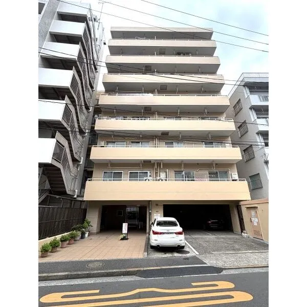 ファミネス大森 東側より建物外観