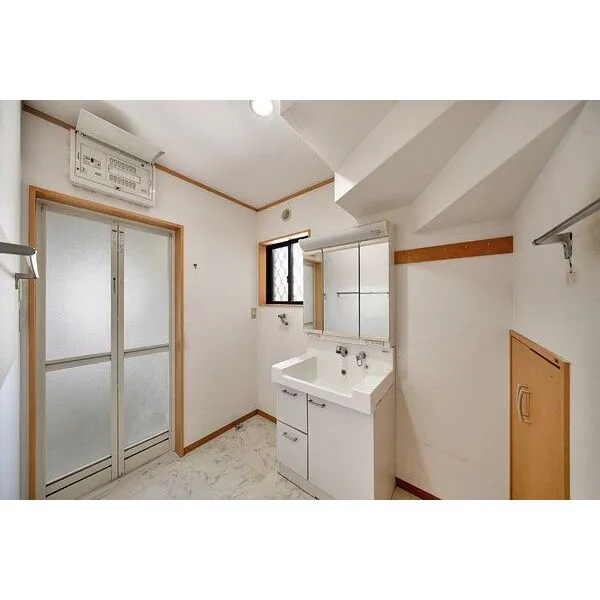枚方市西禁野1丁目 1階洗面室