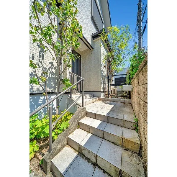 枚方市西禁野1丁目 玄関ポーチ