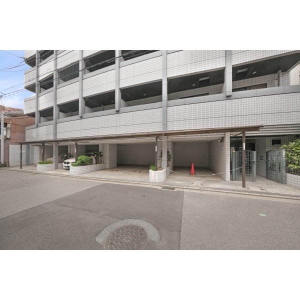 デ・リード河原町 駐車場