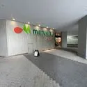ドゥ・トゥ―ル　イースト １階部分には、２４時間営業のＭａｒｕｅｔｓｕが入っており、お買い物が大変便利です。