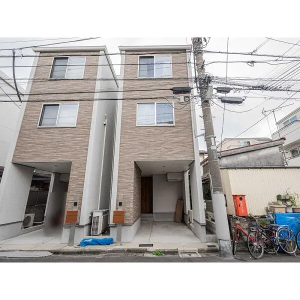 葛飾区東堀切１丁目 外観：写真右側(撮影年月：2026年09月)