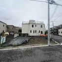 横浜市鶴見区下野谷町３丁目 現地：全2区画（写真正面）(撮影年月：2026年07月)