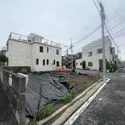 横浜市鶴見区下野谷町３丁目 現地：全2区画（写真正面）(撮影年月：2026年07月)
