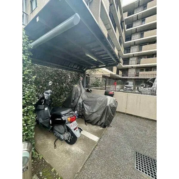 ハイホーム八千代緑が丘 敷地内バイク置き場（月額５００円～１０００円）