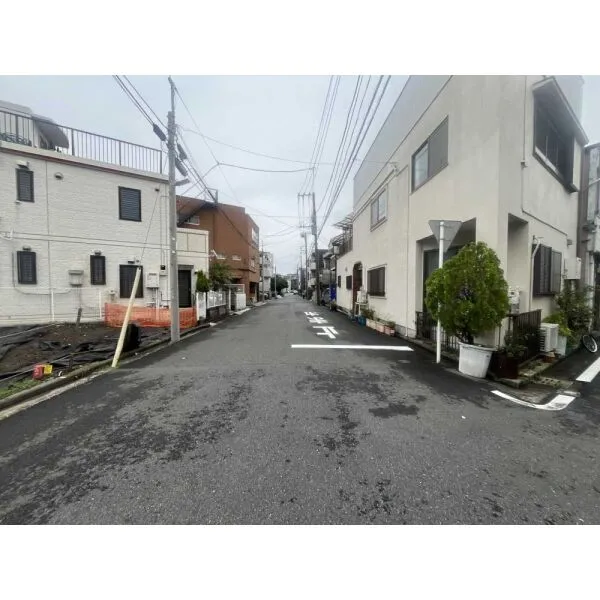 横浜市鶴見区下野谷町3丁目 前面道路(撮影年月:2026年07月)