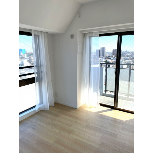 セザール南小岩 南東側洋室約4.0畳