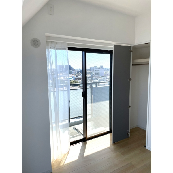 セザール南小岩 南東側洋室約4.0畳