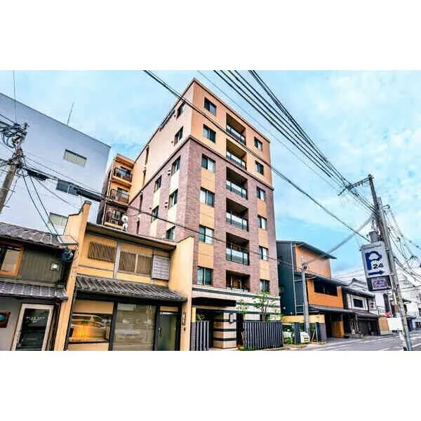パラドール烏丸御所南グランデ 2沿線2駅利用可能。毎日の通勤・通学はもちろん、公共機関を利用してのお出かけにも便利な立地です。