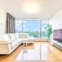 フォルム内藤町 南西向きならではの豊かな陽光が差し込む、明るく開放的な住空間。