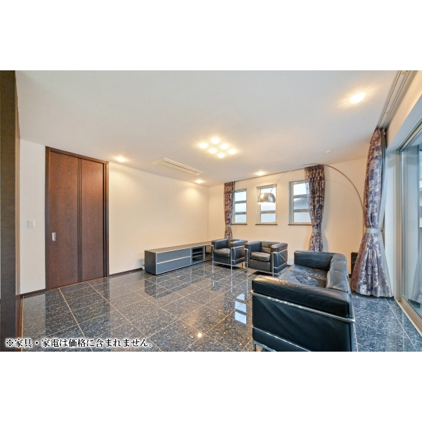 京都市東山区粟田口三条坊町 リビング（約14畳）