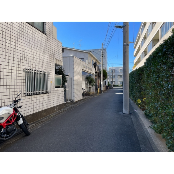 トップ学芸大学第四 前面道路
