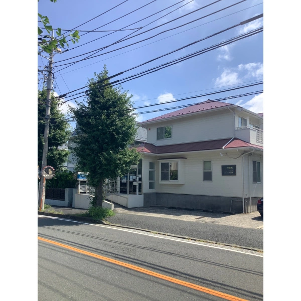 横浜市金沢区富岡西６丁目 上岡医院（病院）まで約260m（徒歩4分）