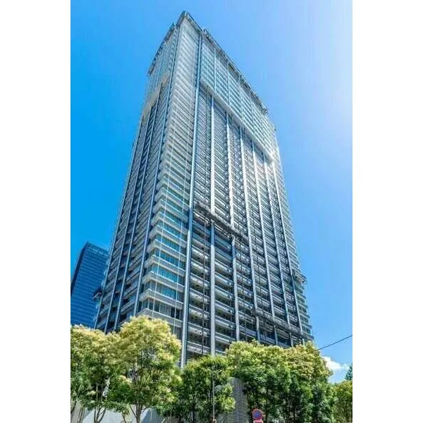クレストプライムタワー芝 浜松町エリアに聳える大規模タワーマンション。JR山手線「浜松町」駅徒歩7分等、複数沿線利用可能です。