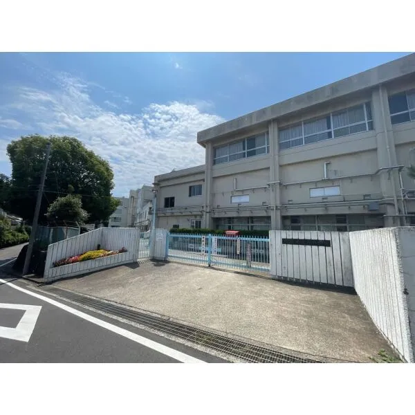 町田市つくし野１丁目 町田市立南成瀬中学校（中学校）まで約1100m（徒歩14分）