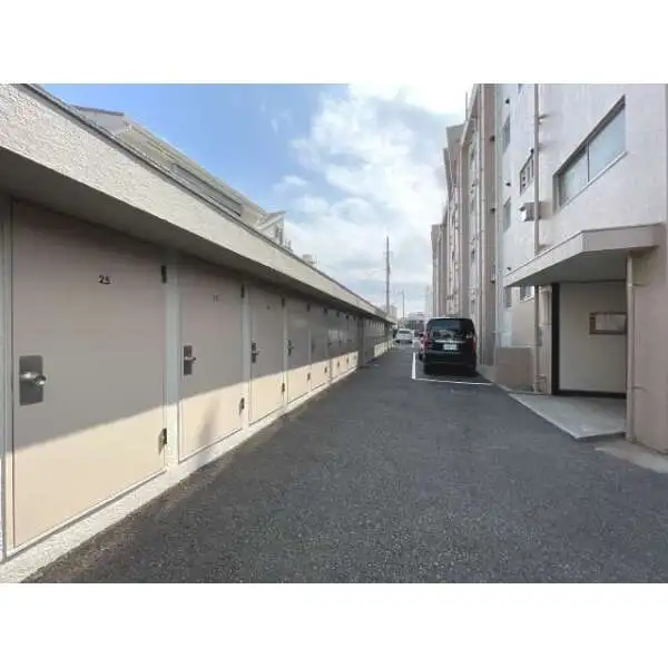 産業住宅三鷹第4アパート 駐車スペース