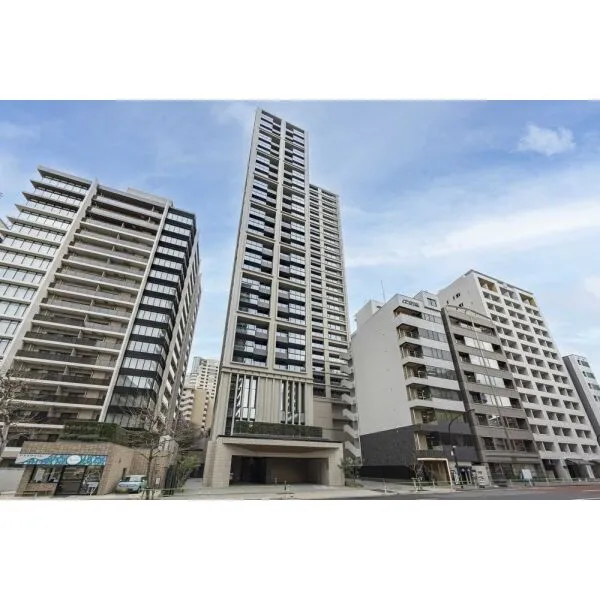 シティタワー虎ノ門 外観：写真中央の建物