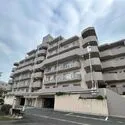 ロイヤルヒルズ上大岡２号棟 外観