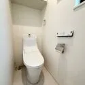 大田区上池台３丁目 清潔感のある温水洗浄便座の高機能トイレです。