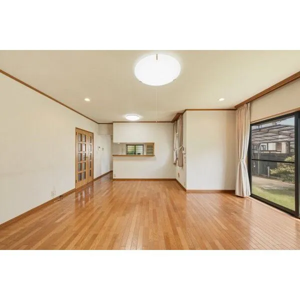 岩倉市泉町板屋 リビング