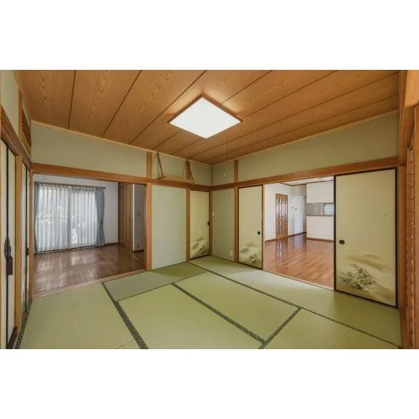 岩倉市泉町板屋 和室