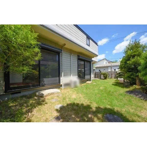 岩倉市泉町板屋 庭