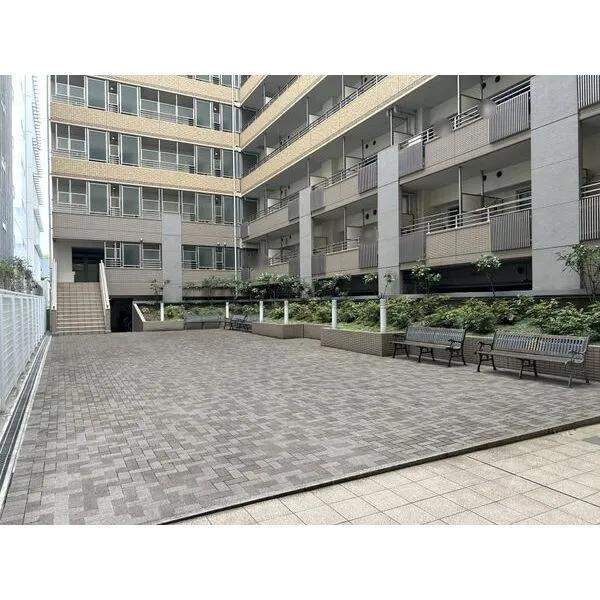 LA.PRYLE新横浜 中庭