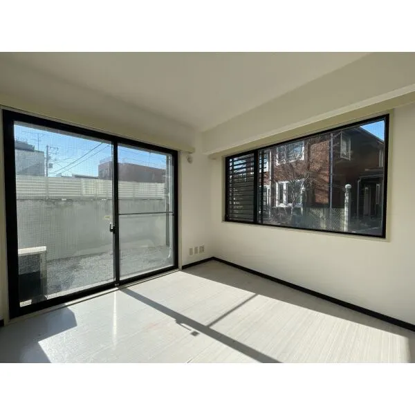 サンピア哲学堂公園 洋室